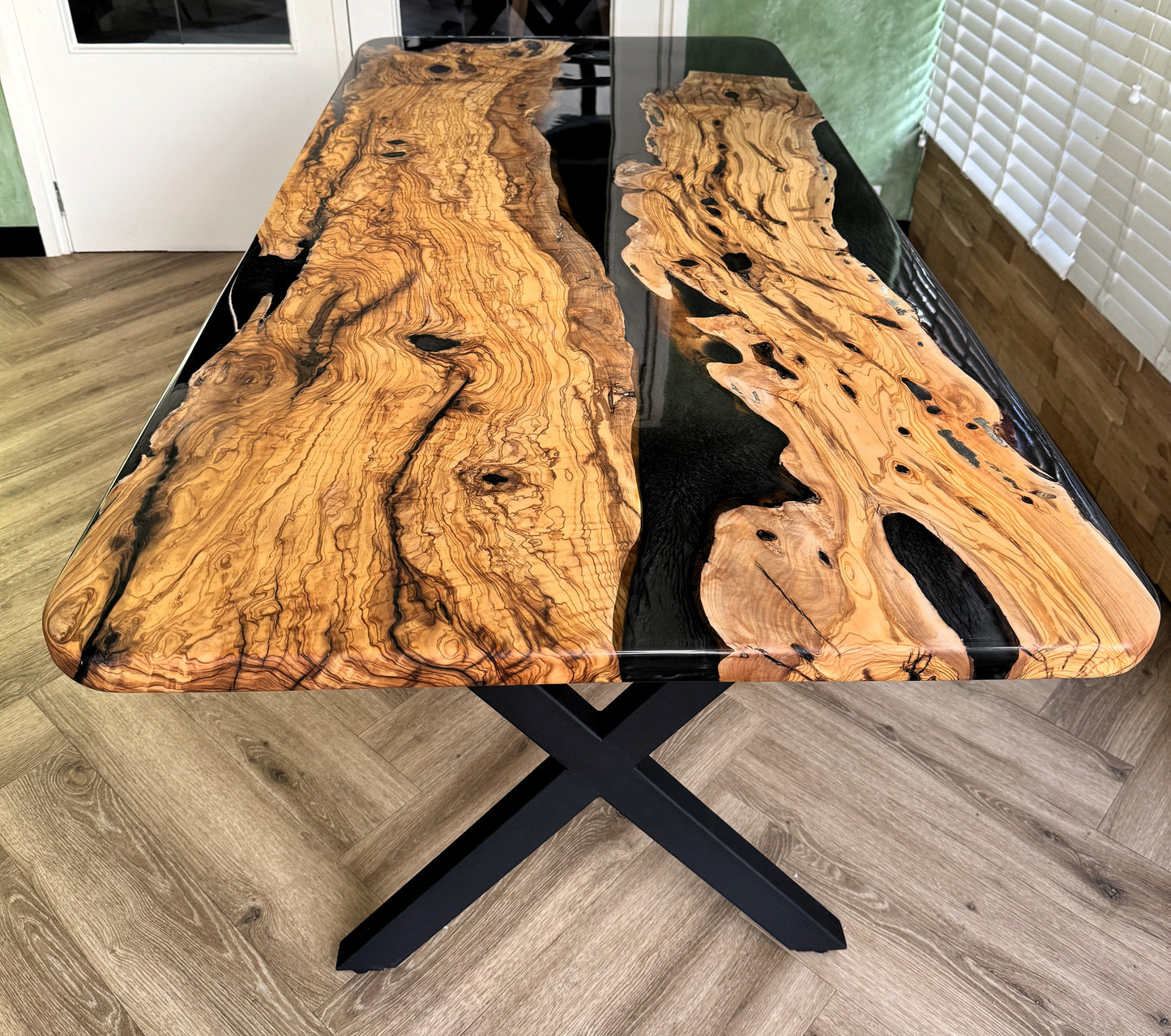 Epoxy eetkamertafel set olijfhout 195x90cm