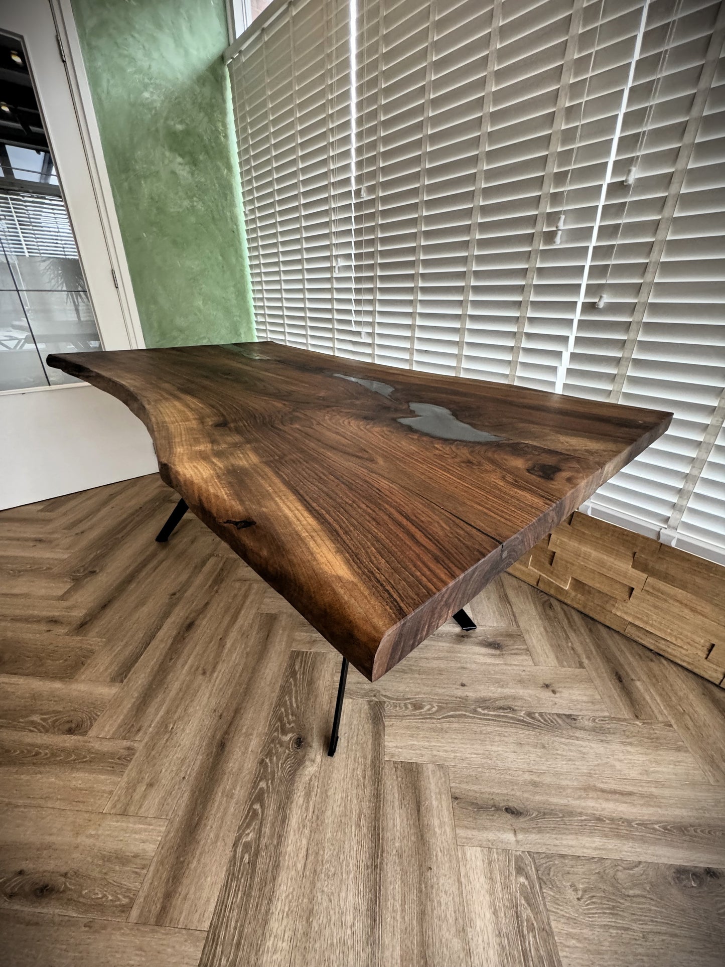 Epoxy tafel Walnoot