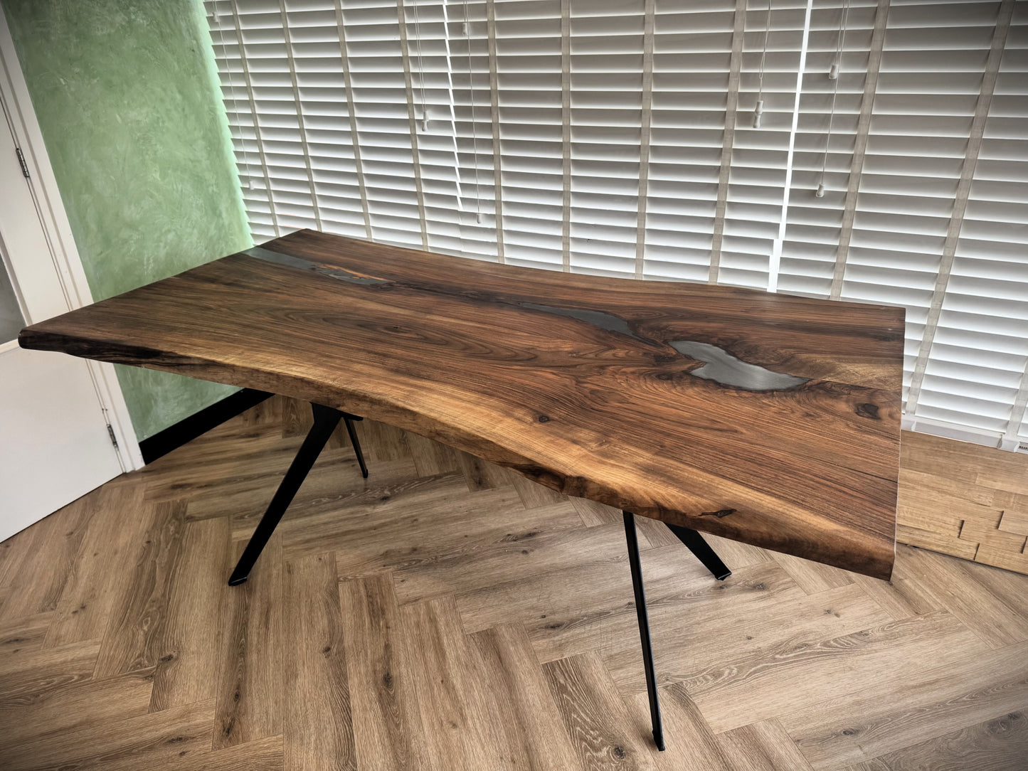 Epoxy tafel Walnoot